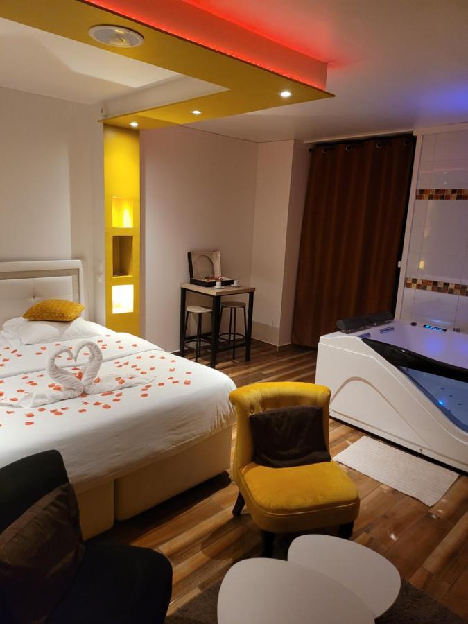 Spa Celyna Appartement Avec Jacuzzi Privatif Лион Екстериор снимка
